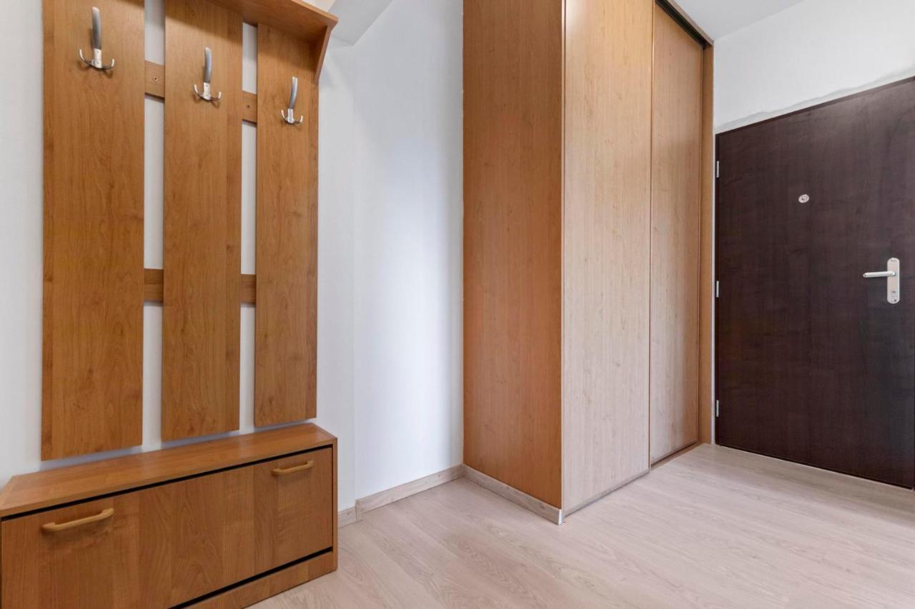 Apartment 20 Minutes From City Center W Netflix, Coffee Or Tea & Parking บราติสลาวา ภายนอก รูปภาพ