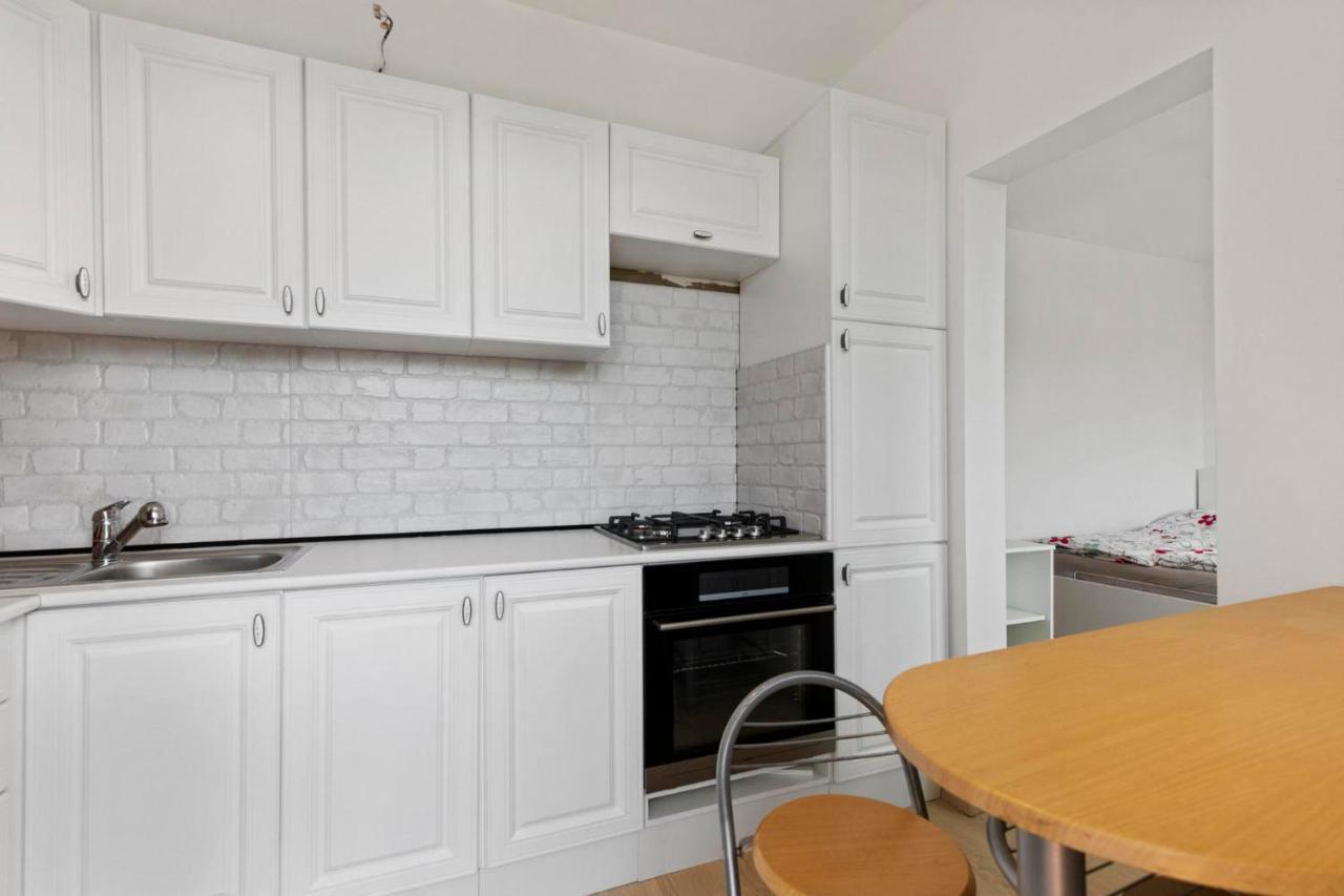 Apartment 20 Minutes From City Center W Netflix, Coffee Or Tea & Parking บราติสลาวา ภายนอก รูปภาพ